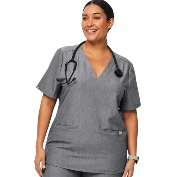FIGS | Women's Graphite Casma Three Pocket V-Neck Scrubs Top (Size Medium) - Picture 1 of 15